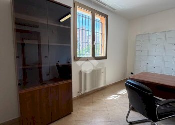Office Via Scandellara, Bologna (neighborhood San Vitale) - photo 24