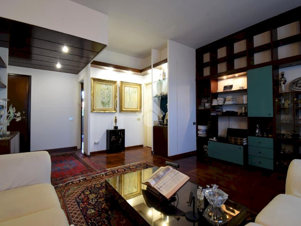 Three-room apartment Via Eugenio Curiel, Rozzano - photo 3