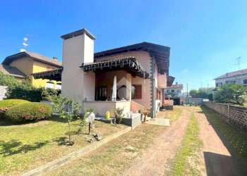 Villa Via della Ciocca, Borgomanero - photo 1