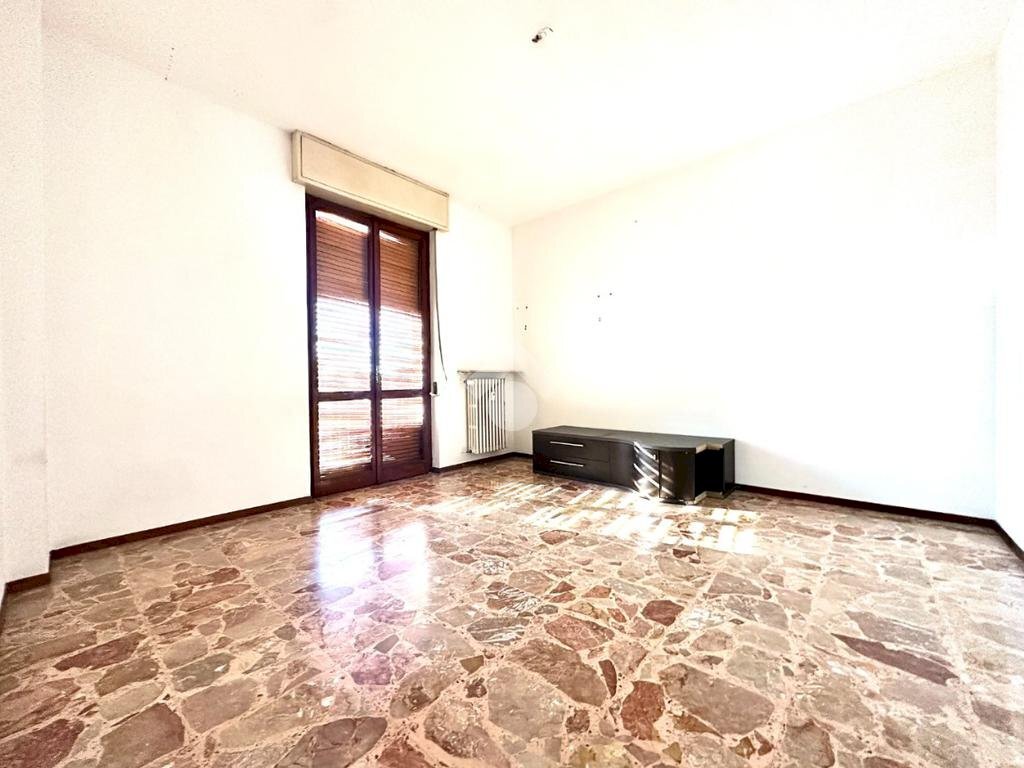 Appartamento Via Mario Balustra, Tortona - foto 1