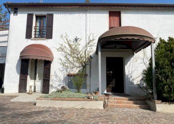Villa Imola - foto 1