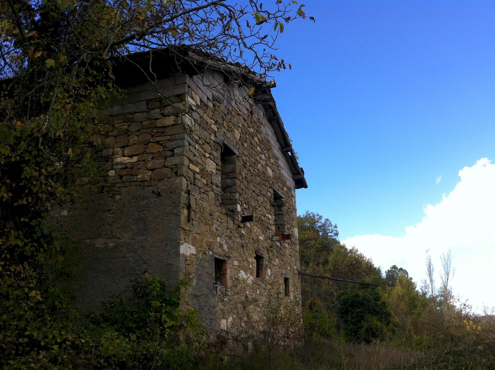 Independent house Montecreto - photo 1