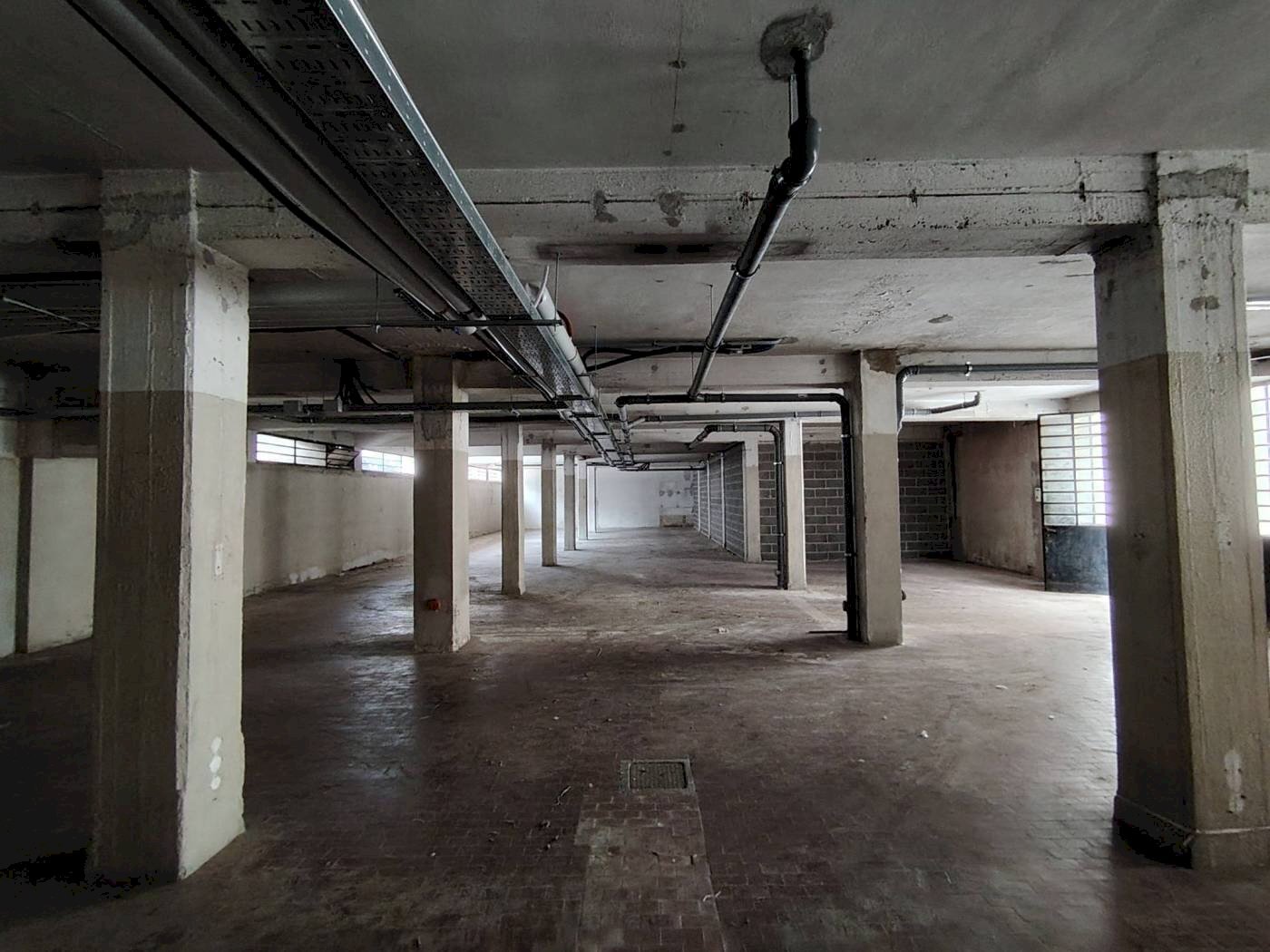 Warehouse Via Jacopo di Paolo, Bologna (neighborhood Bolognina) - photo 1