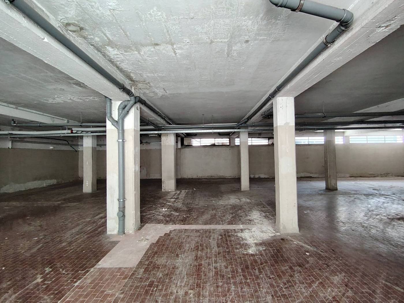 Warehouse Via Jacopo di Paolo, Bologna (neighborhood Bolognina) - photo 2
