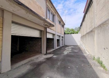 Warehouse Via Jacopo di Paolo, Bologna (neighborhood Bolognina) - photo 15
