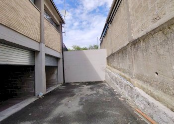 Warehouse Via Jacopo di Paolo, Bologna (neighborhood Bolognina) - photo 18