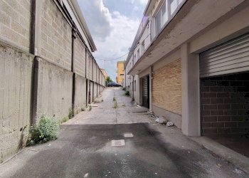 Warehouse Via Jacopo di Paolo, Bologna (neighborhood Bolognina) - photo 19