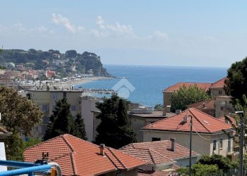 Four-room apartment Via Gentile, Albissola Marina - photo 1