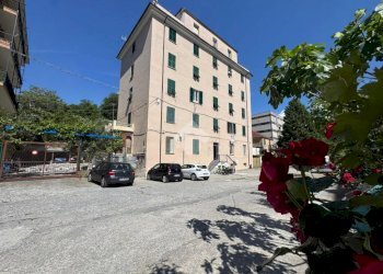 Appartamento Via Inferiore Rocca dei Corvi, Genova (zona Bolzaneto) - foto 1