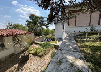 Giardino - Villa Via Libertà
 
34, Arcisate - photo 7