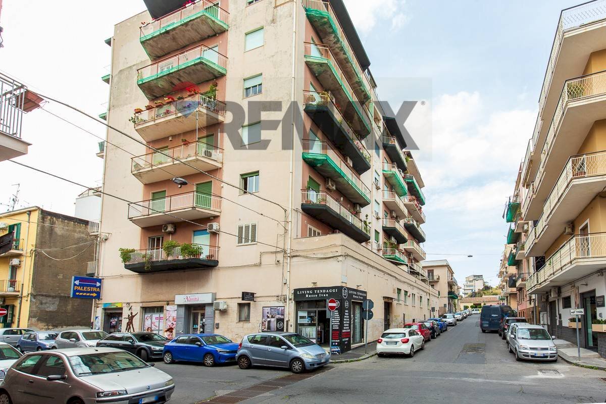 Edificio all\'aperto - Three-room apartment Via Piraino
 
10, Catania - photo 1