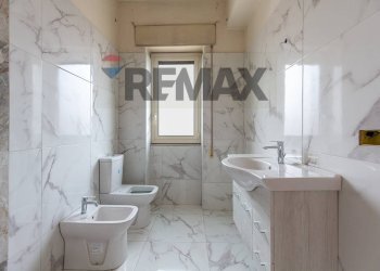 Bagno - Three-room apartment Via Piraino
 
10, Catania - photo 20