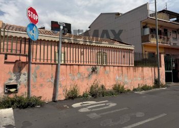 Edificio all\'aperto - Independent house Via Calatafimi
 
46, Belpasso - photo 3