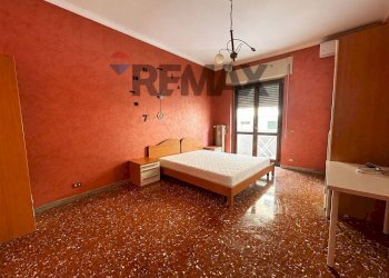 Camera / camera da letto - Three-room apartment Via Valle Borbera
54, Roma - photo 6