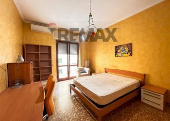 Camera / camera da letto - Three-room apartment Via Valle Borbera
54, Roma - photo 8