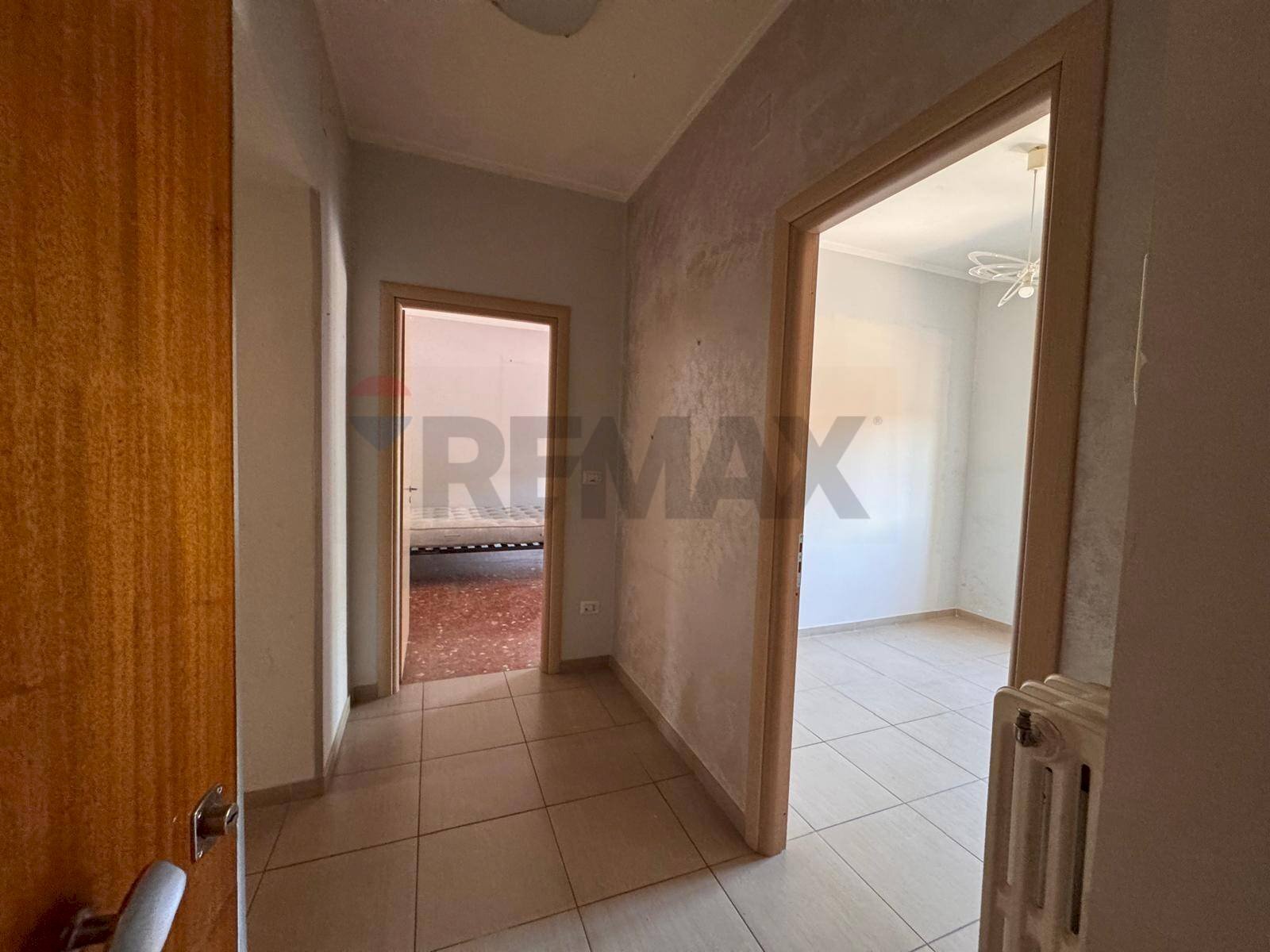 Hall / corridoio - Three-room apartment Benevento - photo 2