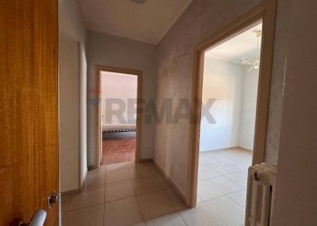 Hall / corridoio - Three-room apartment Benevento - photo 2