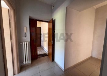 Hall / corridoio - Three-room apartment Benevento - photo 3