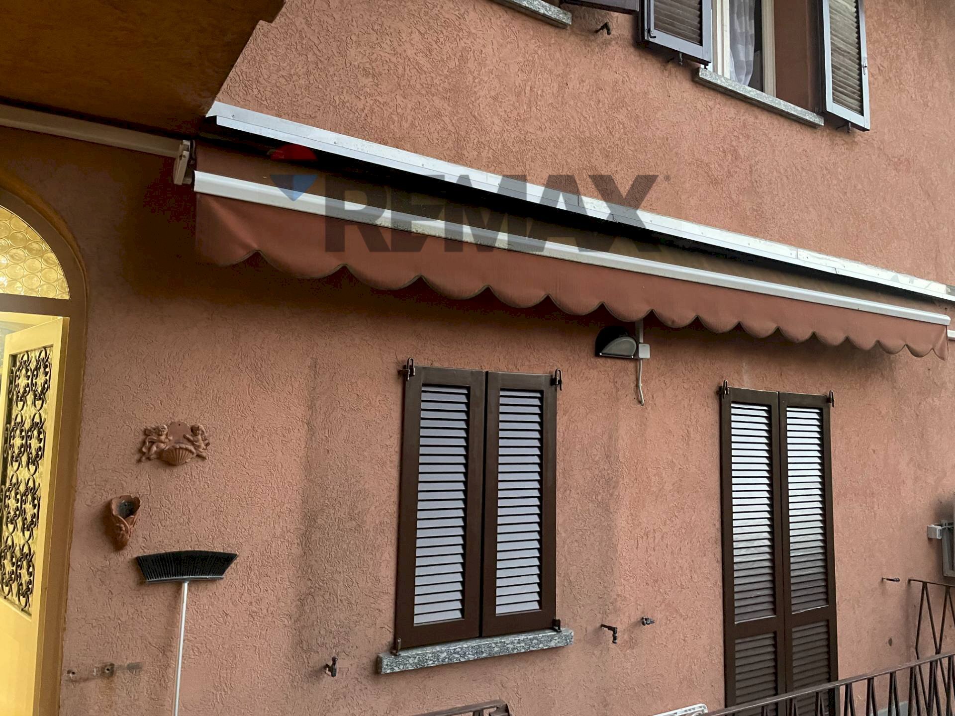 Edificio all\'aperto - Two-room apartment via vittorio emanuele
 
15, Caprino Bergamasco - photo 1