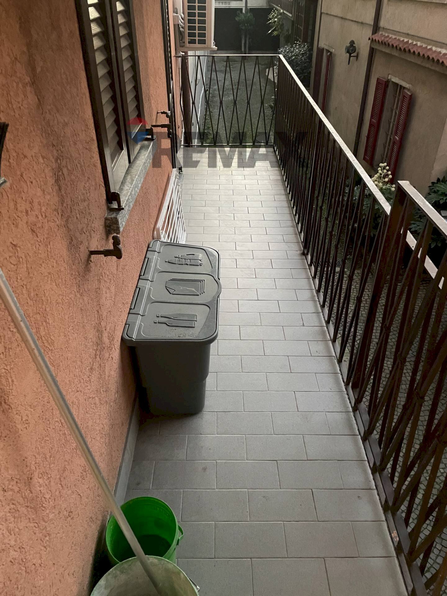 Balcone - Two-room apartment via vittorio emanuele
15, Caprino Bergamasco - photo 3