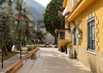 Edificio all\'aperto - Villa Via Alaska
 
4, Carini - foto 26