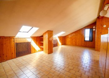 Attic Via martiri delle libertà, Rivarolo Canavese - photo 10
