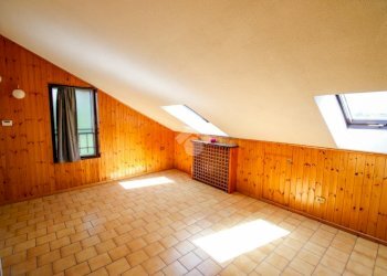 Attic Via martiri delle libertà, Rivarolo Canavese - photo 16