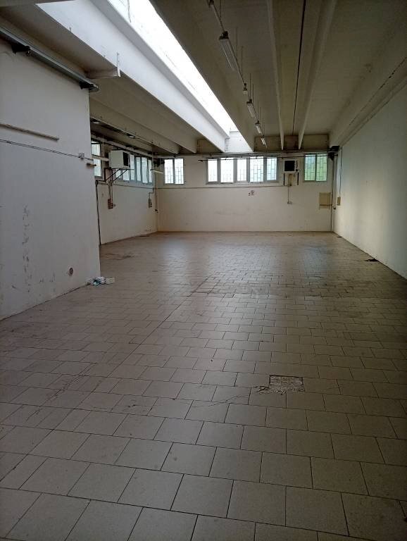 Magazzino - Shed via Firenze, Novi di Modena - photo 3