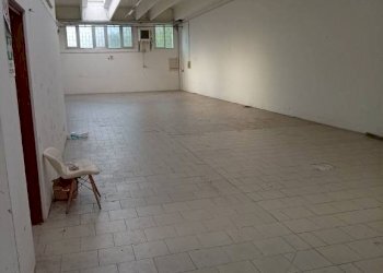 Magazzino - Shed via Firenze, Novi di Modena - photo 2