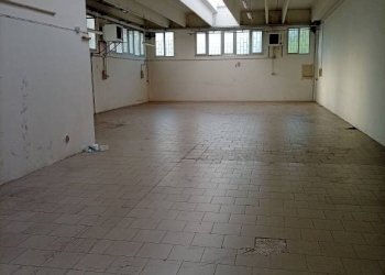 Magazzino - Shed via Firenze, Novi di Modena - photo 3