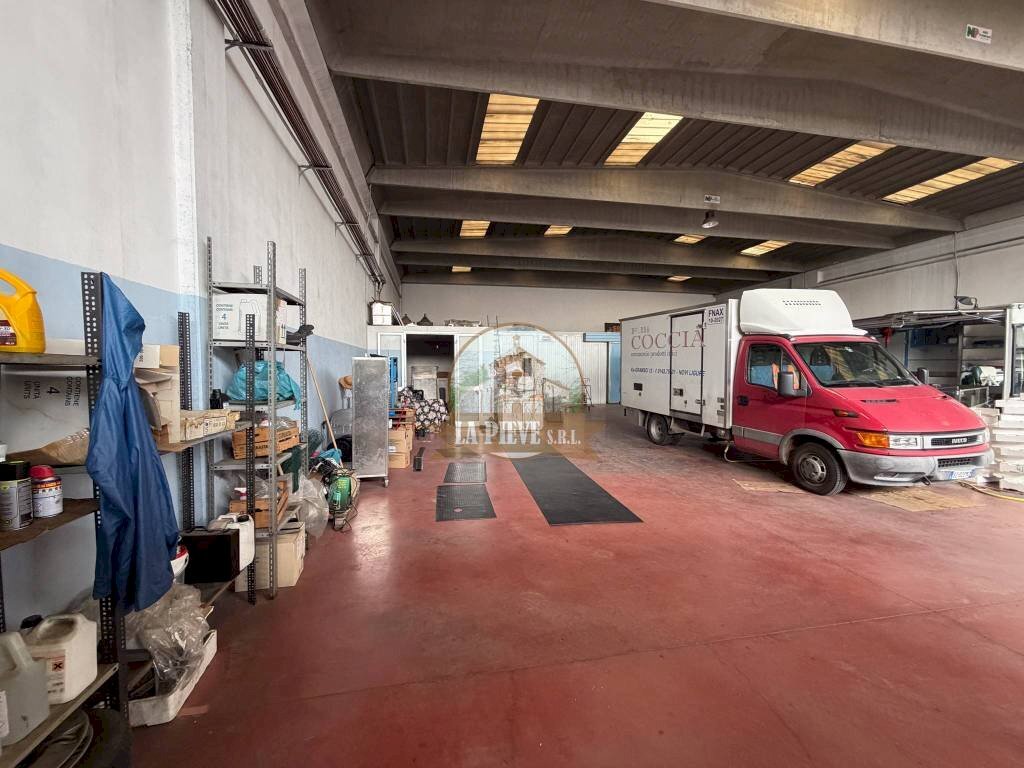 Interno non residenziale - Capannone corso Italia, Novi Ligure - foto 1