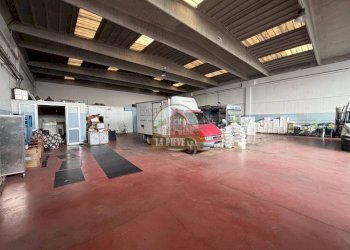 Interno non residenziale - Capannone corso Italia, Novi Ligure - foto 2