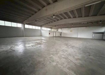 Magazzino - Shed strada Statale per Genova, Tortona - photo 5
