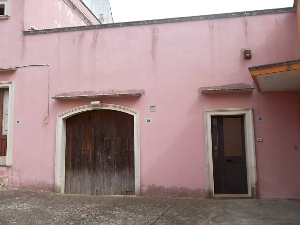 Facciata - Bilocale via Ciro Menotti, Matino - foto 1