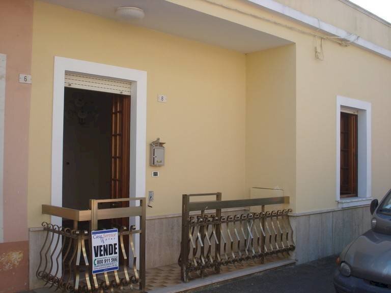 Facciata - Casa indipendente via Isonzo, Racale - foto 1