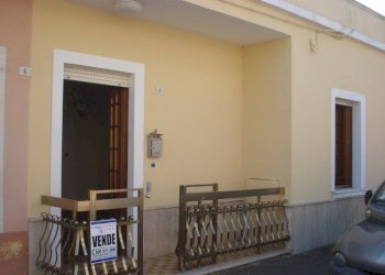 Facciata - Independent house via Isonzo, Racale - photo 1