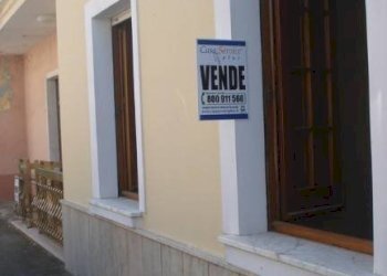 Facciata - Independent house via Isonzo, Racale - photo 2