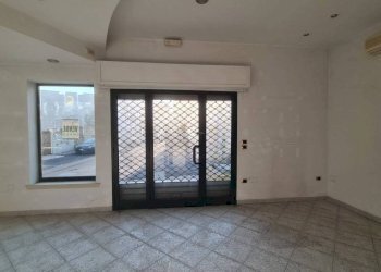 Interno non residenziale - Negozio via Sant'Eleuterio, Parabita - foto 5