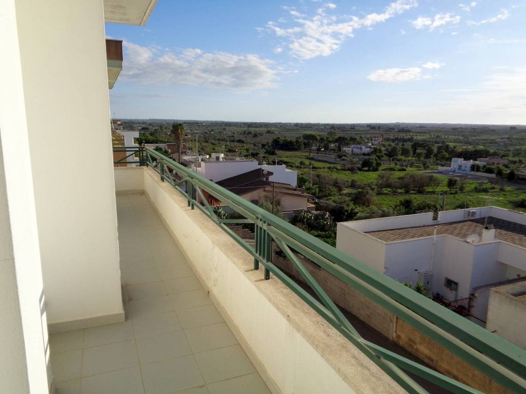 Balcone - Appartamento via Savona, Matino - foto 2