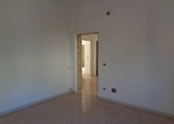 Stanza non arredata - Appartamento via Savona, Matino - foto 8