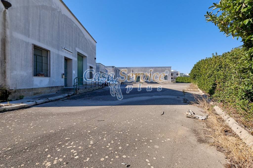Zona - Capannone via San Cesario, Cavallino - foto 2