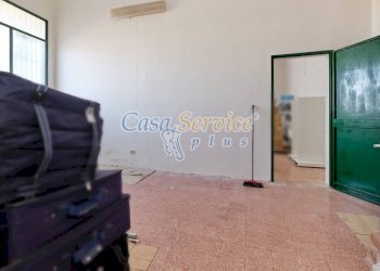 Stanza arredata - Capannone via San Cesario, Cavallino - foto 48