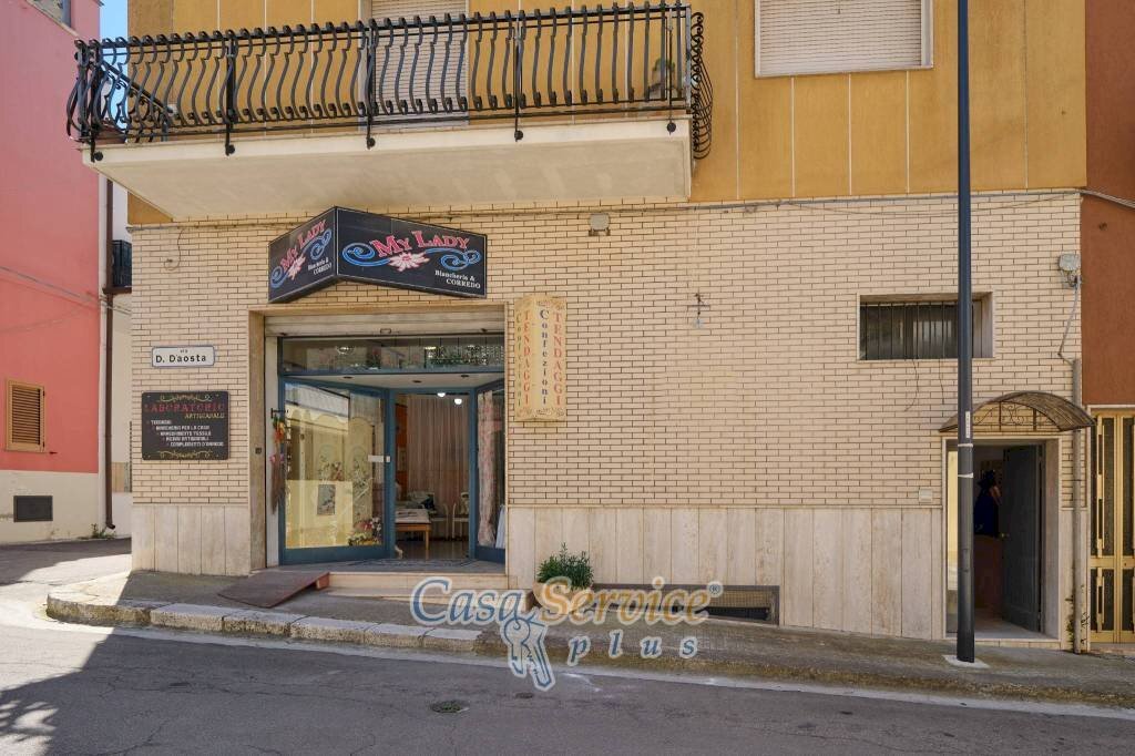 Facciata - Shop via Duca d'Aosta, Supersano - photo 1