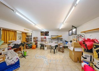Box auto - Shop via Duca d'Aosta, Supersano - photo 15