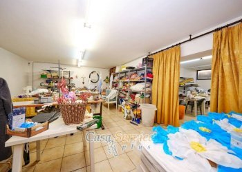 Box auto - Shop via Duca d'Aosta, Supersano - photo 16