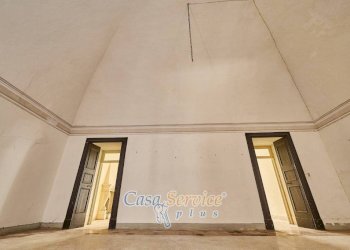 Facciata - Appartamento piazza Martiri Ungheresi, Casarano - foto 14