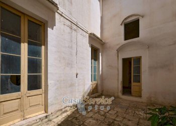 Facciata - Appartamento piazza Martiri Ungheresi, Casarano - foto 40