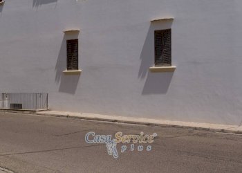 Facciata - Appartamento piazza Martiri Ungheresi, Casarano - foto 42