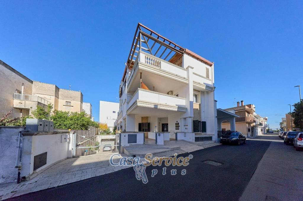 Zona - Four-room apartment via Amerigo Vespucci, Galatone - photo 2