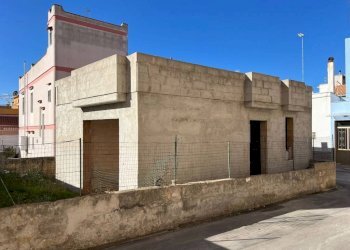 Zona - Casa indipendente via Cesare Giusti, Tuglie - foto 1